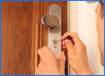 Miami 24 Hour Locksmith Miami, FL 305-908-3106 - 10-lock-change-commercial